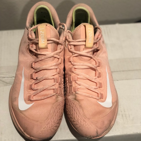 Nike Basketball Shoes - Picture 2 of 5